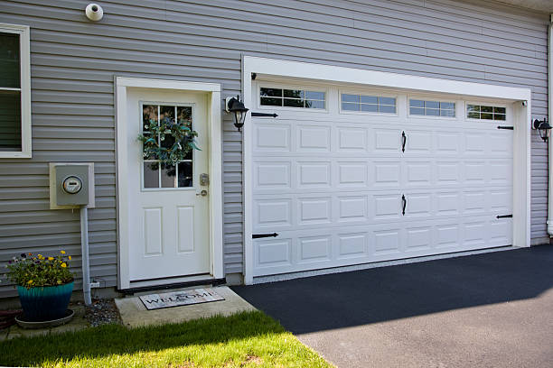 24/7 Emergency Garage Door Panel Replacement experts in North Liberty, IN